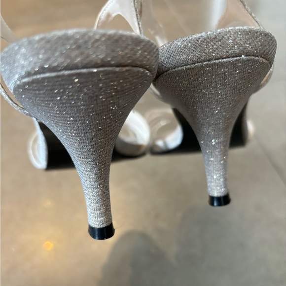 Caparro’s Evening Shoes - Picture 2 of 4